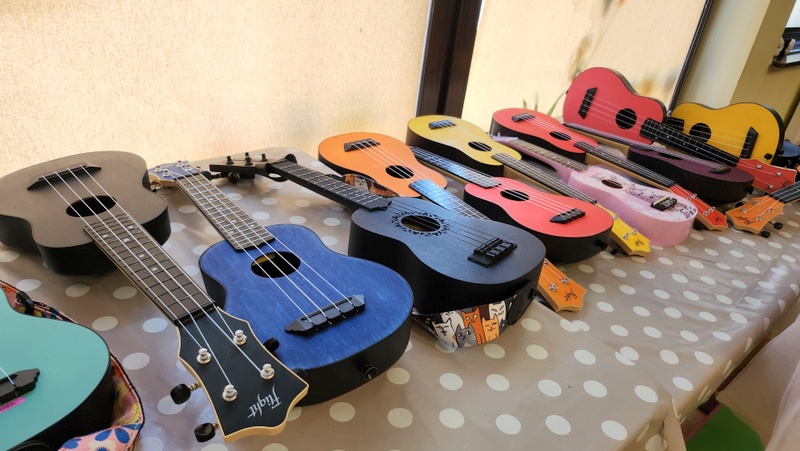 Ukulele i Pianino